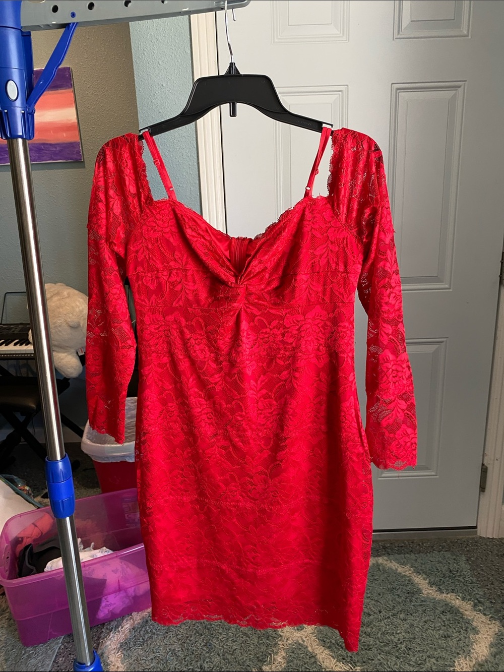 GUESS Red Long-Sleeve Lace Bodycon Dress
